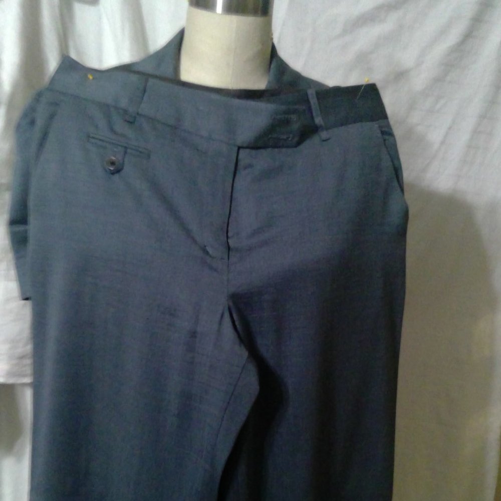 BCBG 2 piece Career Suit with Short sleeves Size M - Picture 7 of 16